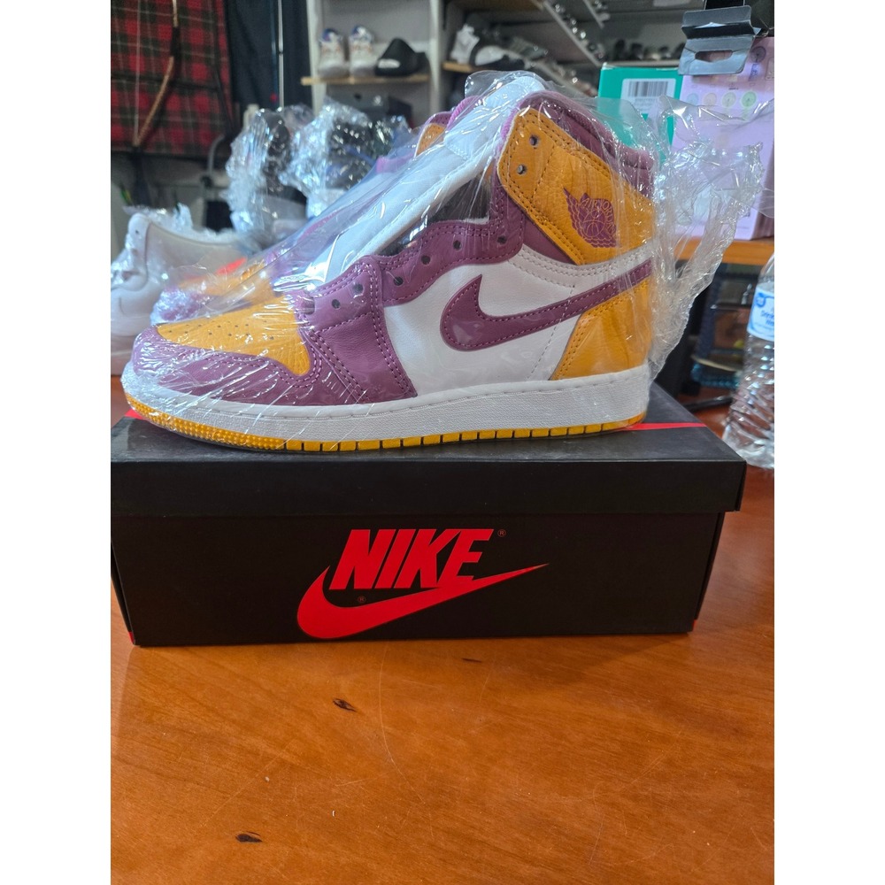 Nike Air Jordan 1 Retro High OG GS Brotherhood Gold Bordeaux 575441-706 Size 5Y